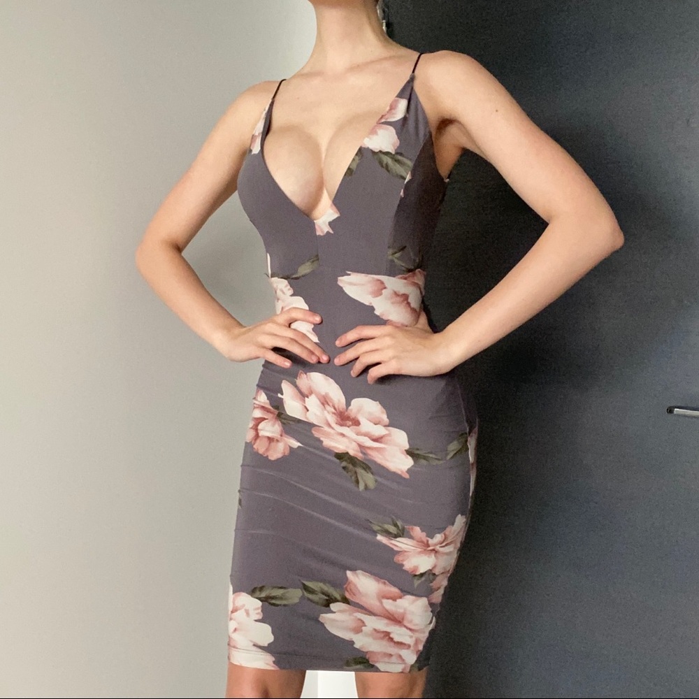 ⭐️ Fashion Nova Passion Flower Grey Midi Dress